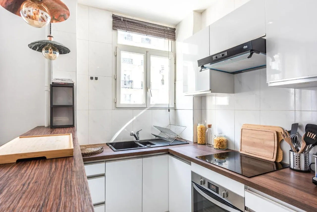 Modern & Cosy Flat - 4 Guests Near Eiffel Tower Apartment Paris 0*,  France
